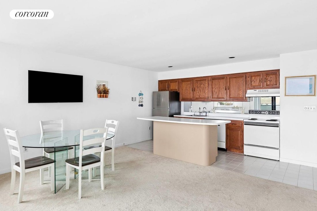 Westhampton Beach, New York, United States 3 - 18094332