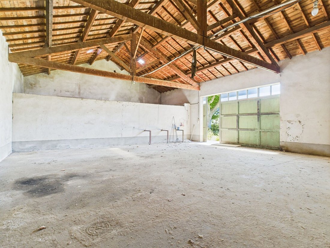 Country House in Robion, Provence-Alpes-Côte d'Azur, France 4 - 18097726