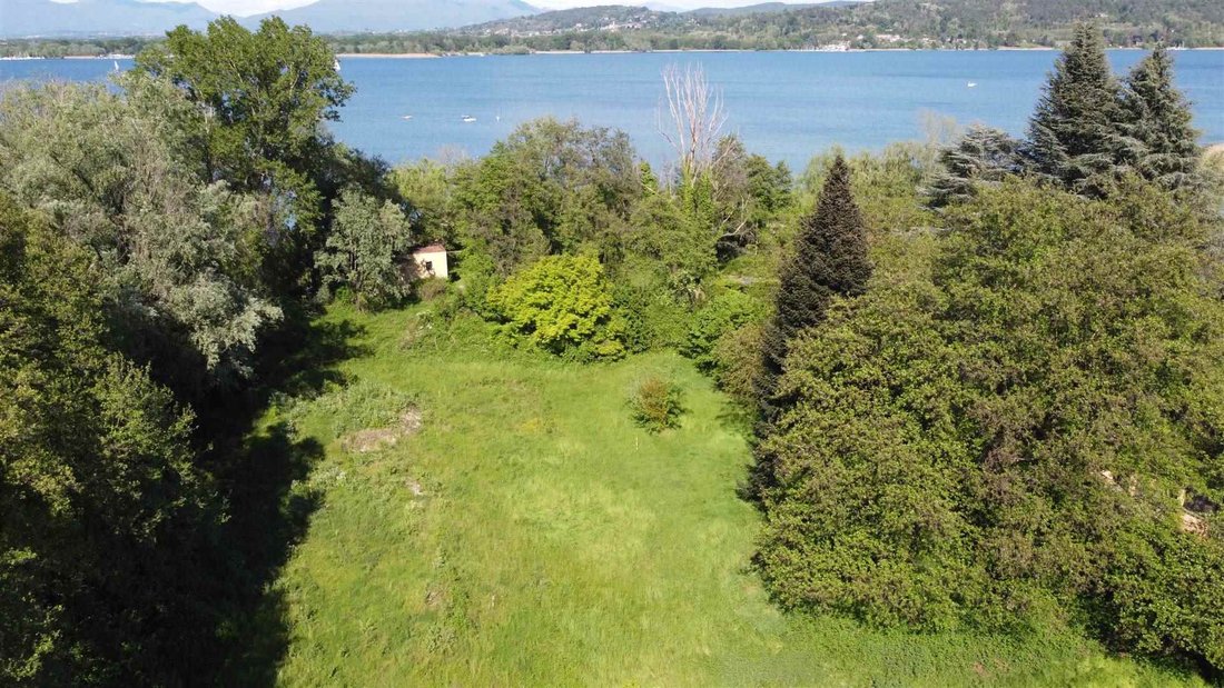 Land in Arona, Piedmont, Italy 1 - 18096532
