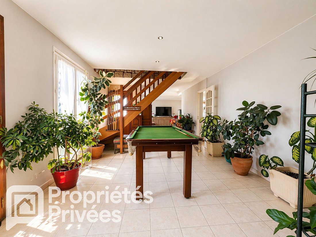 Centre, Gex, France 4 - 18101825