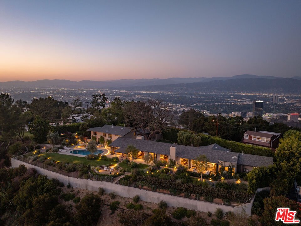 House in Los Angeles, California, United States 1 - 18099241