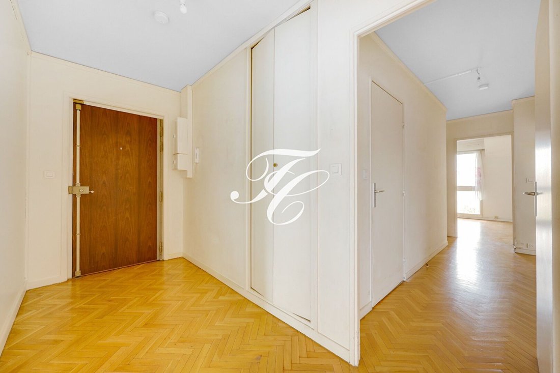 Apartment in Saint-Cloud, Ile-de-France, France 5 - 18096188