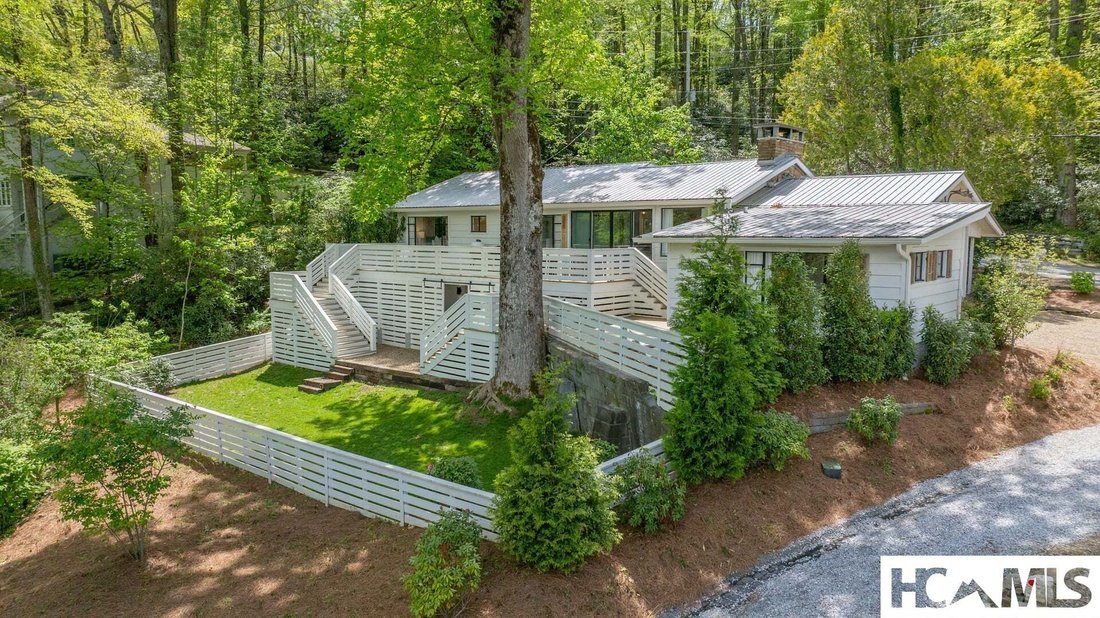 House in Highlands, North Carolina, United States 2 - 18099263