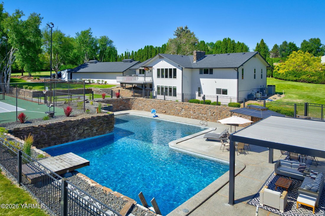 House in Selah, Washington, United States 1 - 18097813