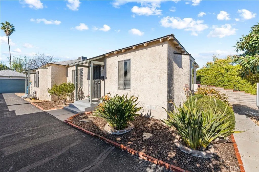 Los Angeles, California, United States 1 - 17255419