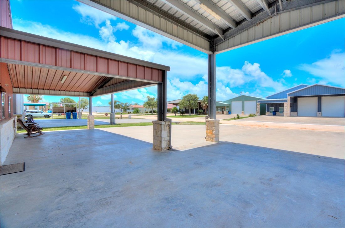 House in Port Lavaca, Texas, United States 3 - 18092661