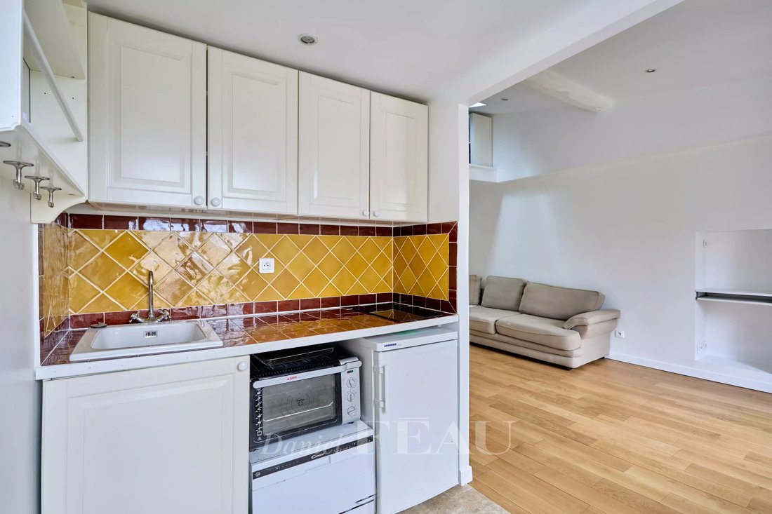Apartment in Saint Placide, Paris 6e Arrondissement, Paris 4 - 18093551