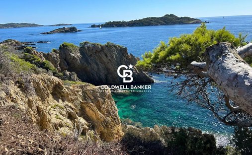 Land in Hyeres, Provence-Alpes-Côte d'Azur, France 1