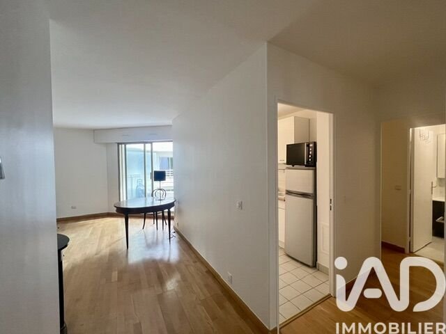 Apartment in Auteuil Sud, Paris 16e Arrondissement, Paris 4 - 18100176