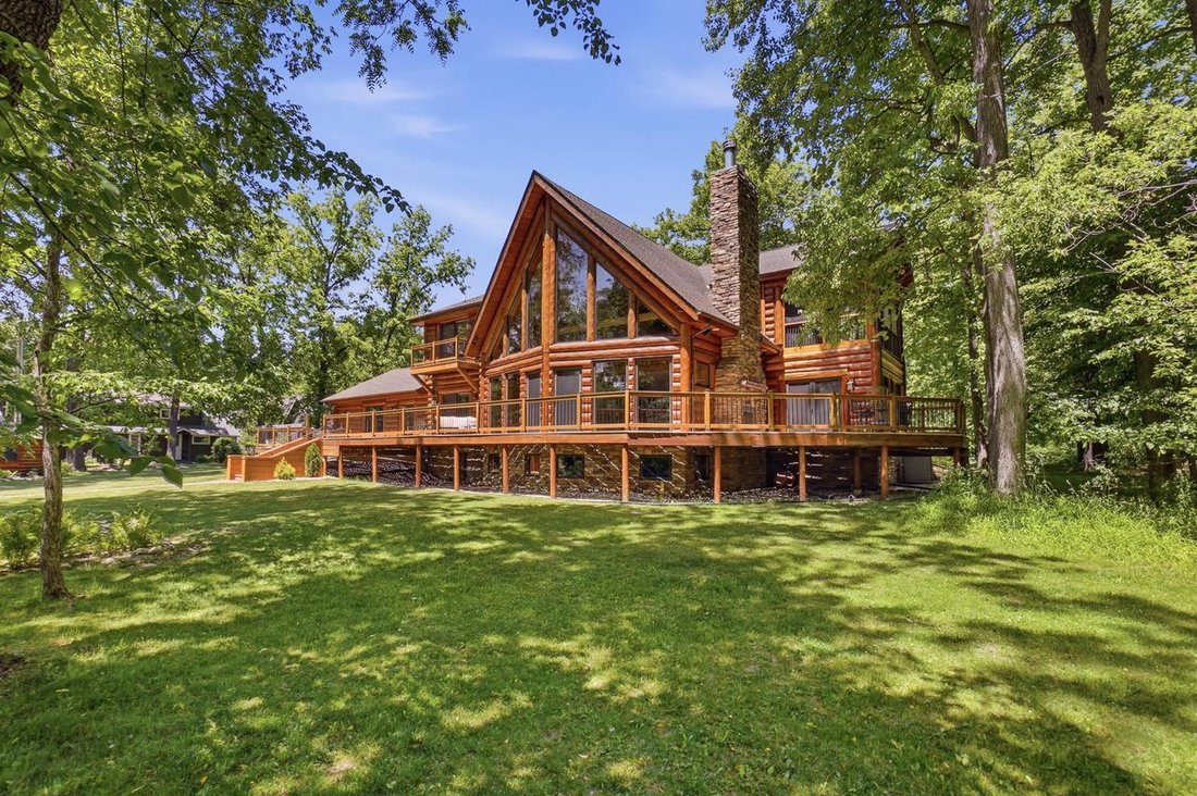 House in Delafield, Wisconsin, United States 2 - 17816043