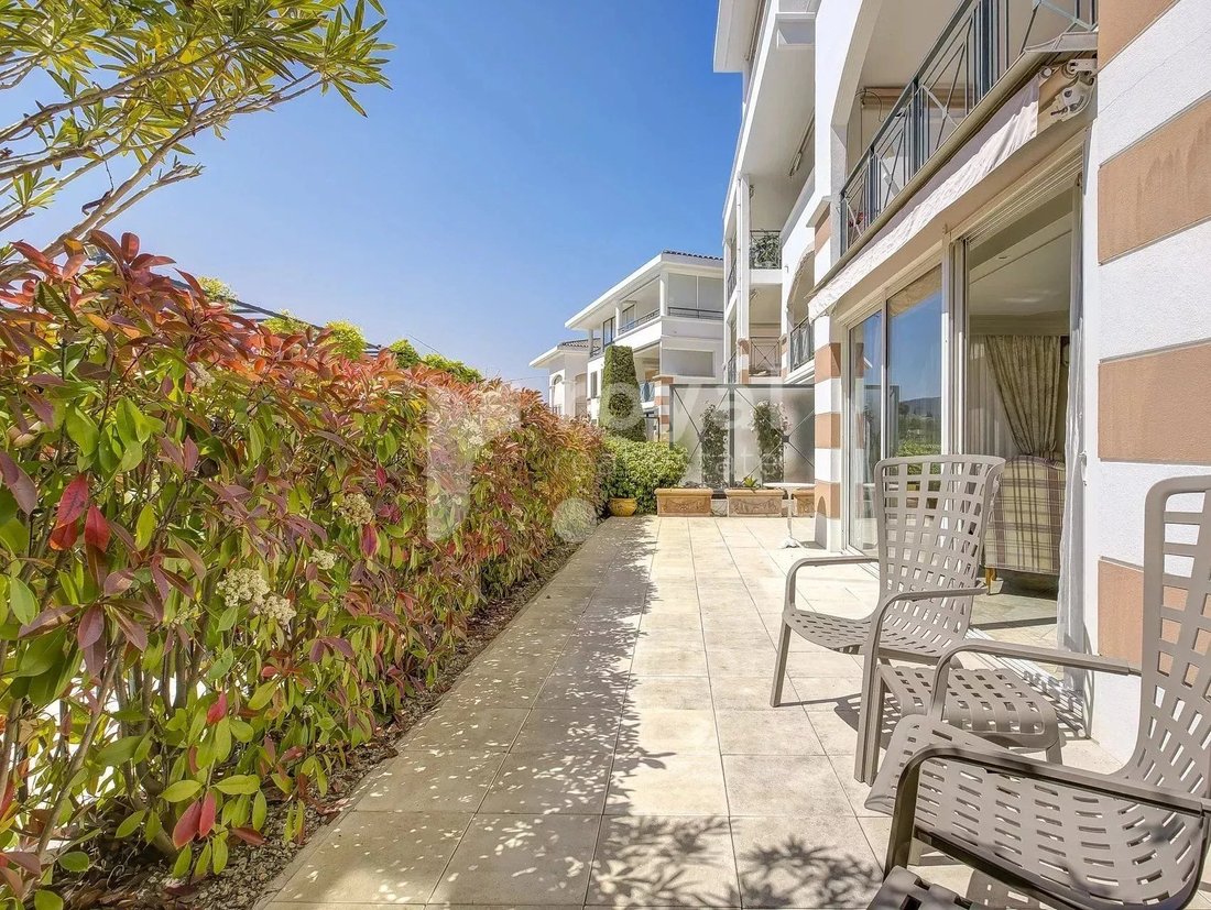 Apartment in La Roquette-sur-Siagne, Provence-Alpes-Côte d'Azur, France 3 - 17808262