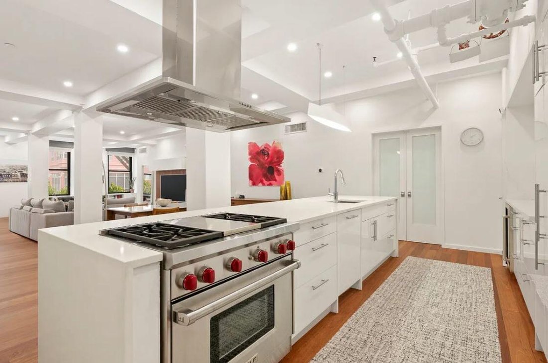 Condo in New York, New York, United States 1 - 18084920