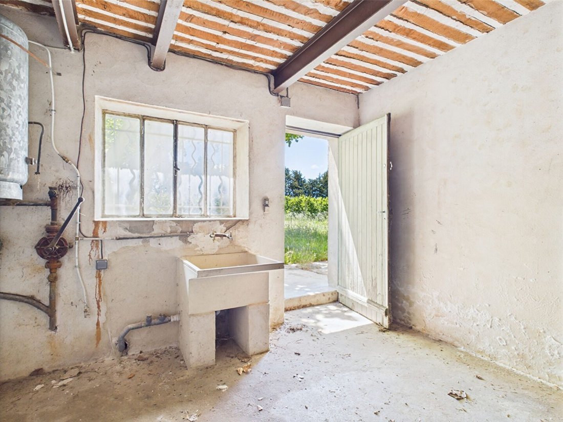 Country House in Robion, Provence-Alpes-Côte d'Azur, France 5 - 18097726