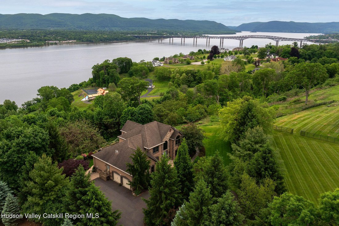 House in Newburgh, New York, United States 1 - 18091468