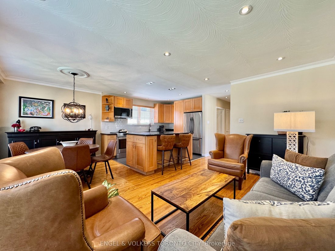 House in Toronto, Ontario, Canada 2 - 18096363