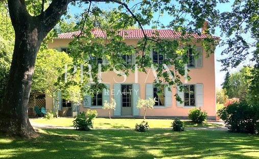 House in Bayonne, Nouvelle-Aquitaine, France 1