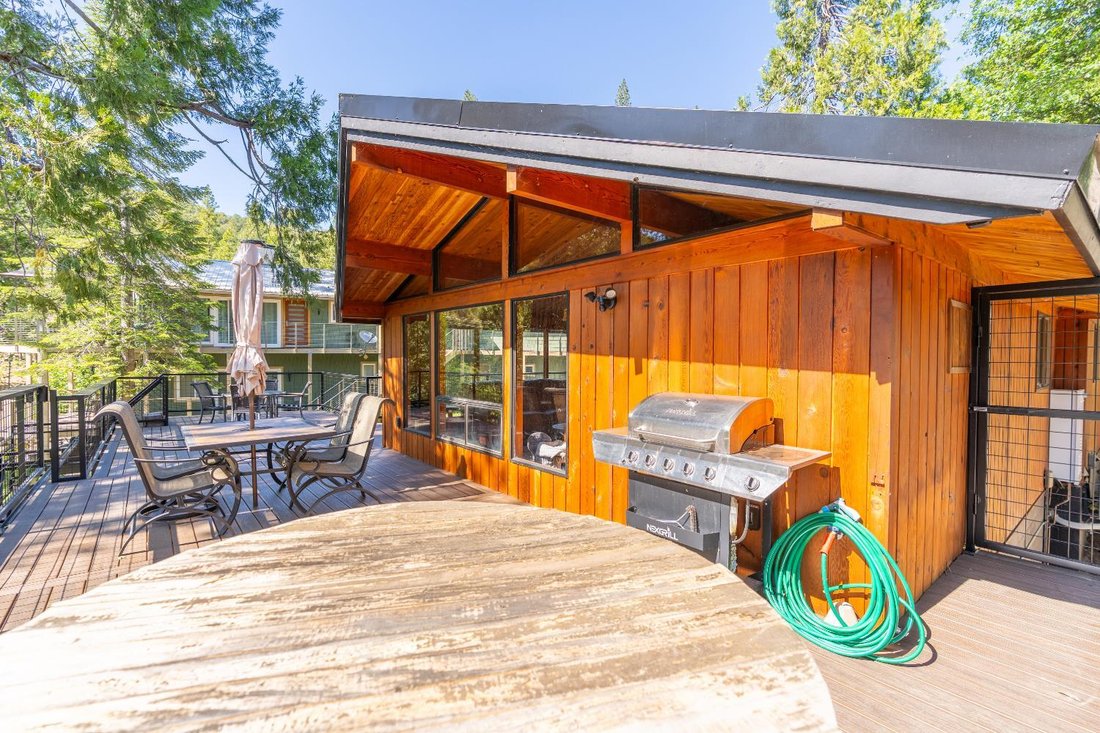 House in Bass Lake, California, United States 2 - 18102638