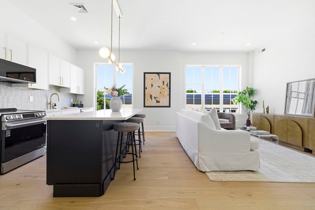Condo in Boston, Massachusetts, United States 3 - 18092861