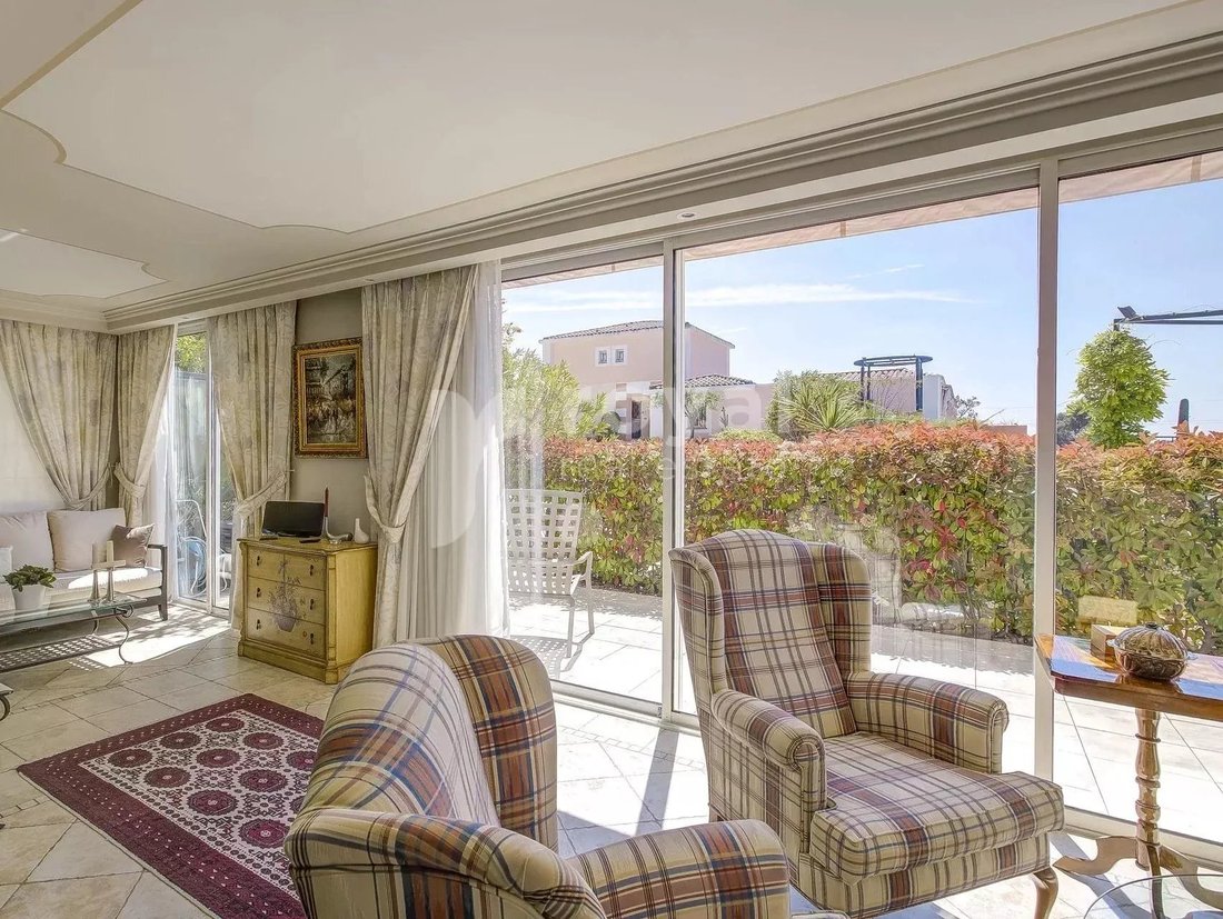 Apartment in La Roquette-sur-Siagne, Provence-Alpes-Côte d'Azur, France 1 - 17808262