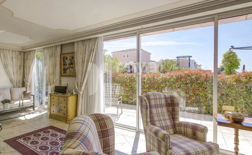 Apartment in La Roquette-sur-Siagne, Provence-Alpes-Côte d'Azur, France 1