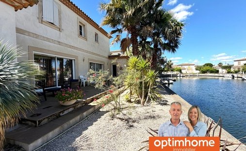 House in Centre Ville, Aigues-Mortes, France 1