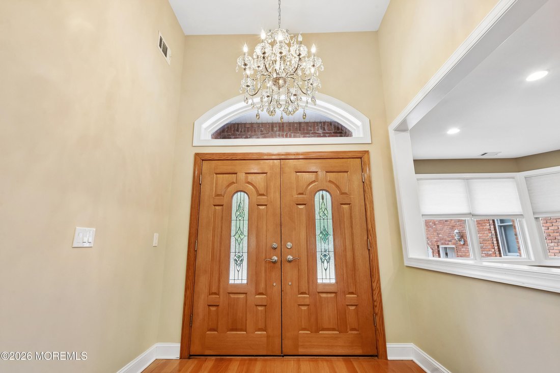 House in Manalapan Township, New Jersey, United States 3 - 18097569