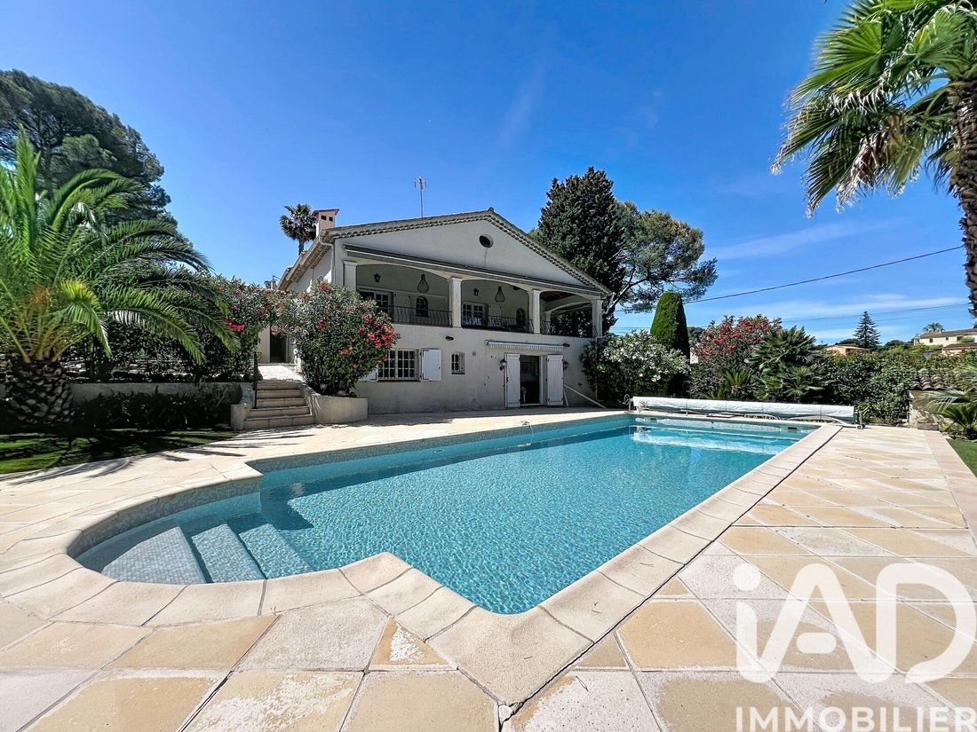 House in Mougins, Provence-Alpes-Côte d'Azur, France 1 - 18100109