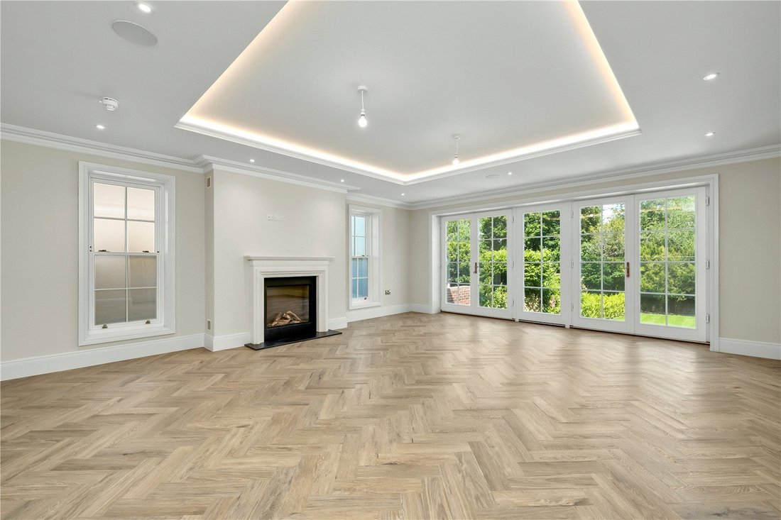 House in Esher, Elmbridge, England 5 - 18093555