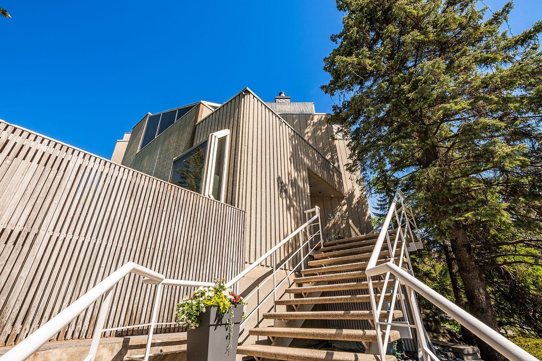 House in Montreal, Quebec, Canada 3 - 18082830
