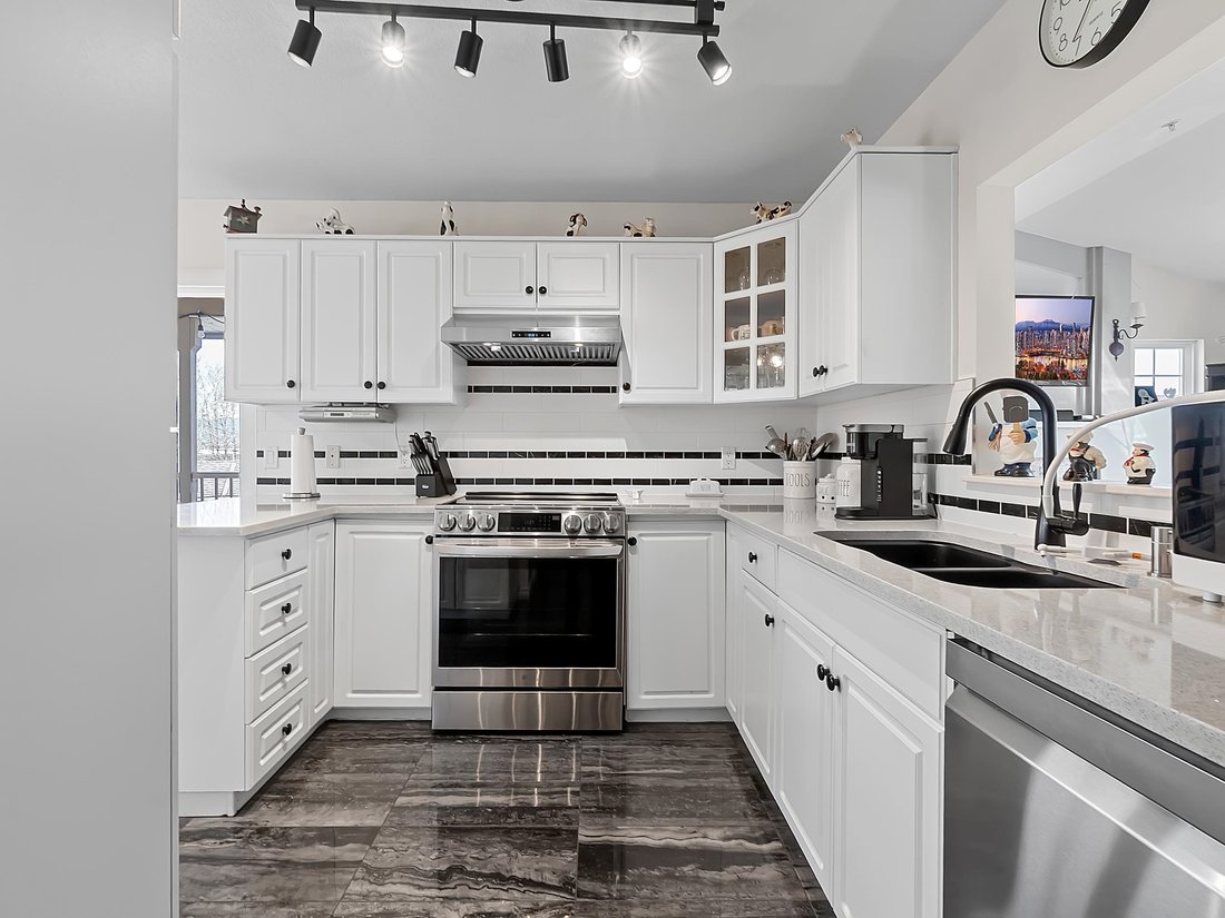 House in Langley Township, British Columbia, Canada 3 - 18096451