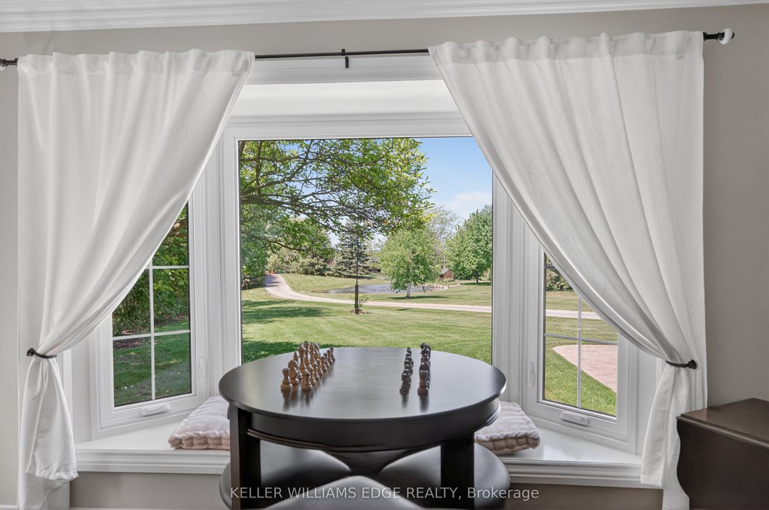 House in Burlington, Ontario, Canada 5 - 18092303