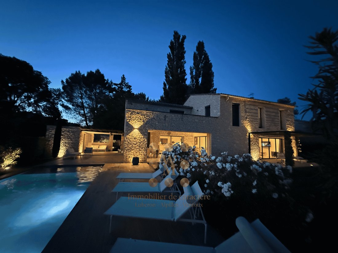 House in Gordes, Provence-Alpes-Côte d'Azur, France 2 - 18096493
