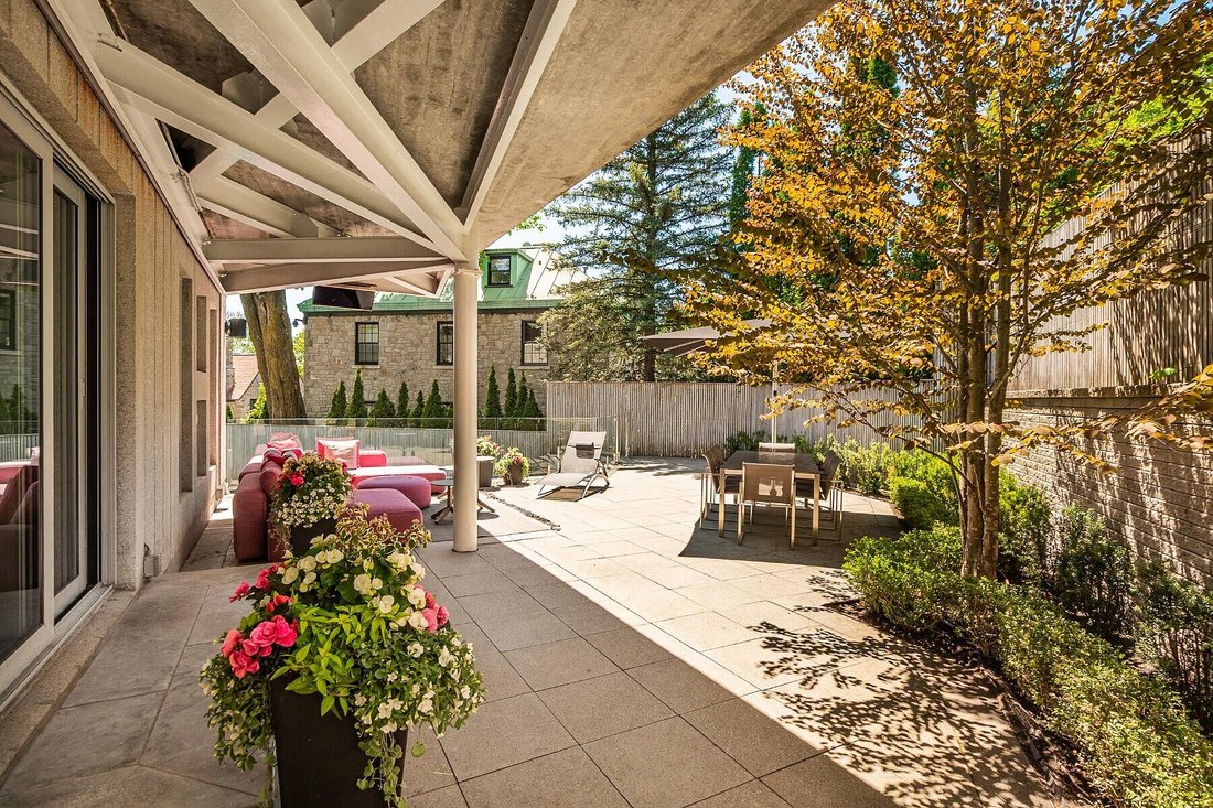 House in Montreal, Quebec, Canada 5 - 18082830