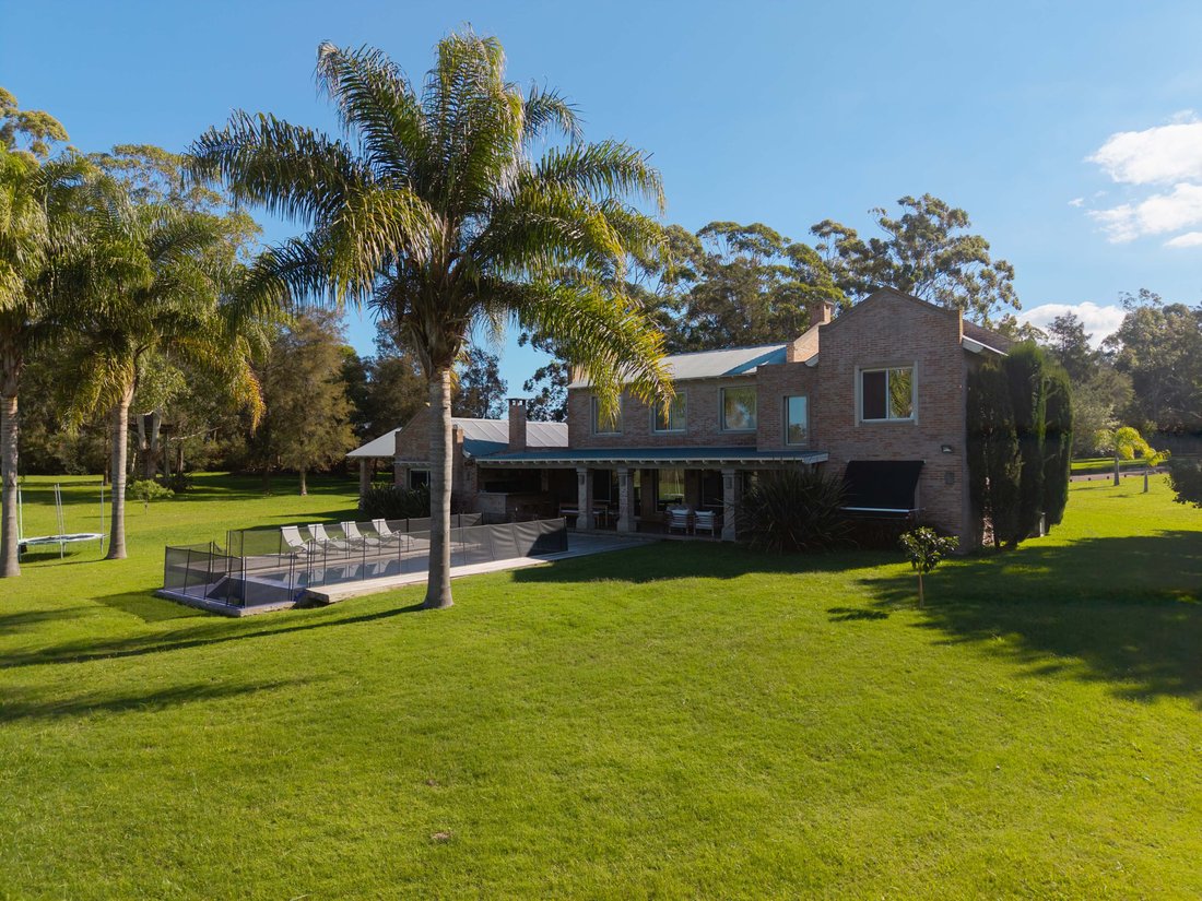 Country House in San Carlos, Maldonado Department, Uruguay 1 - 18096655