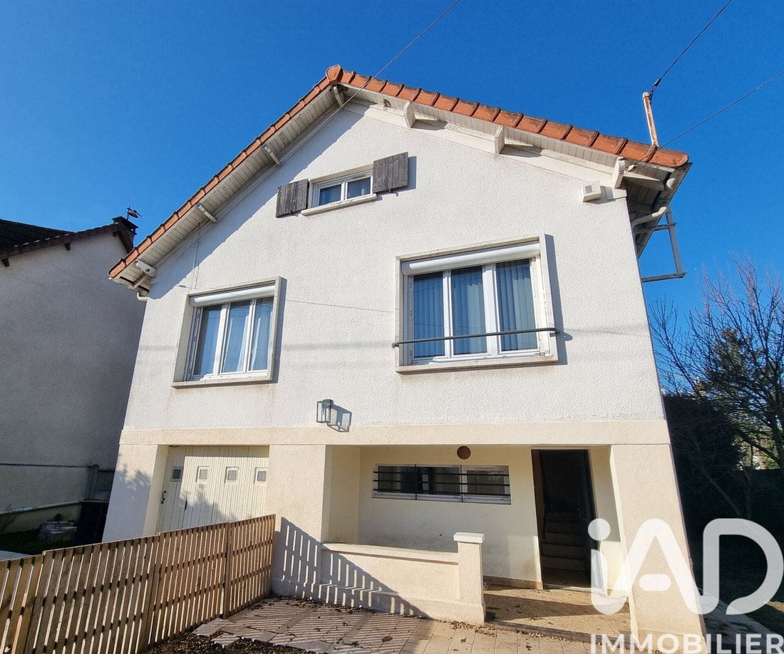 Maison à Sucy-en-Brie, Île-de-France, France 2 - 18100087