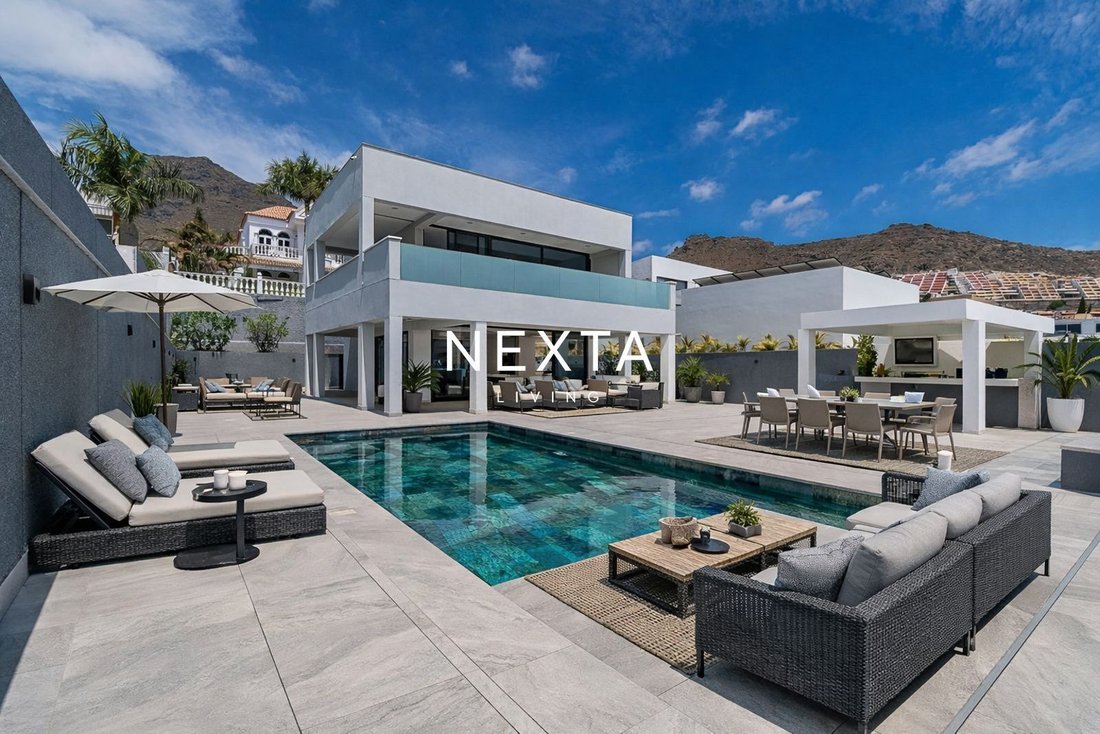 Villa in Costa Adeje, Adeje, Canary Islands 1 - 18091469