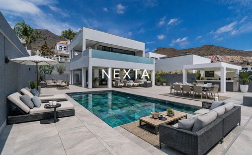 Villa in Costa Adeje, Adeje, Canary Islands 1