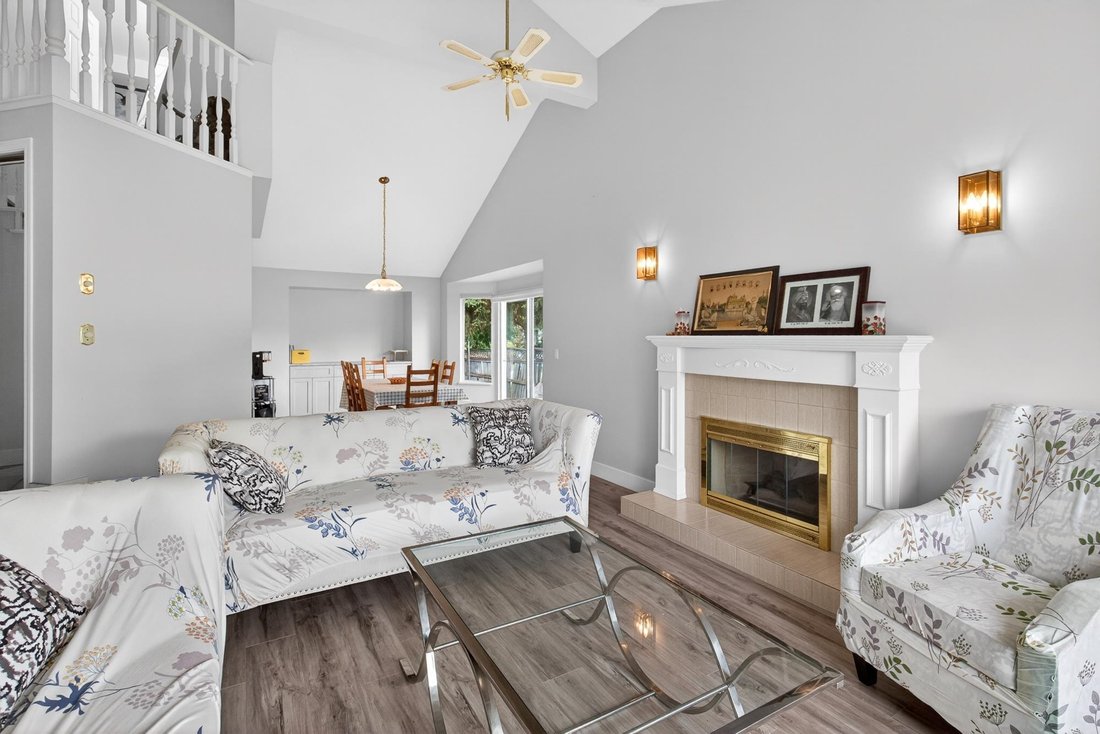 House in Surrey, British Columbia, Canada 5 - 18096446