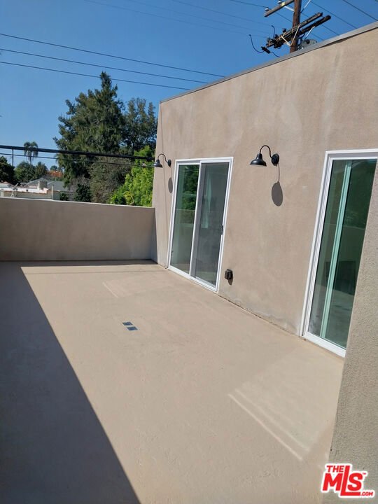 Los Angeles, California, United States 3 - 18091845