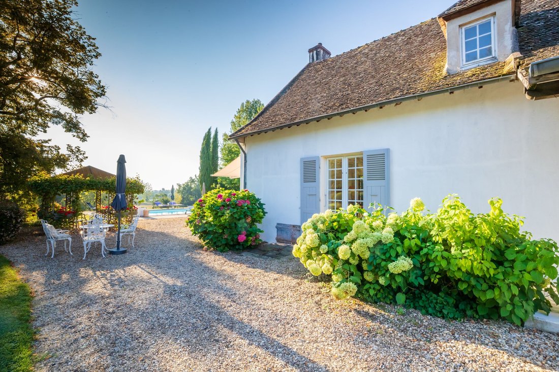 House in Chalon-sur-Saone, Bourgogne – Franche-Comté, France 2 - 18102917