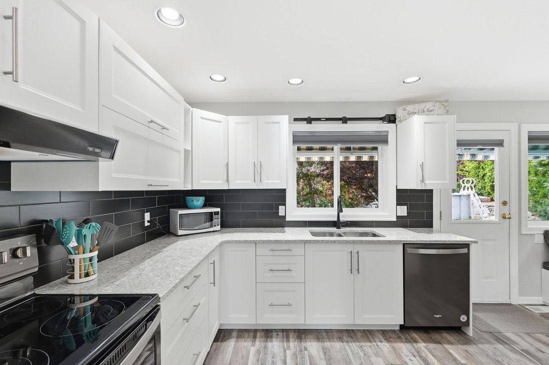 House in Oliver, British Columbia, Canada 2 - 18096384