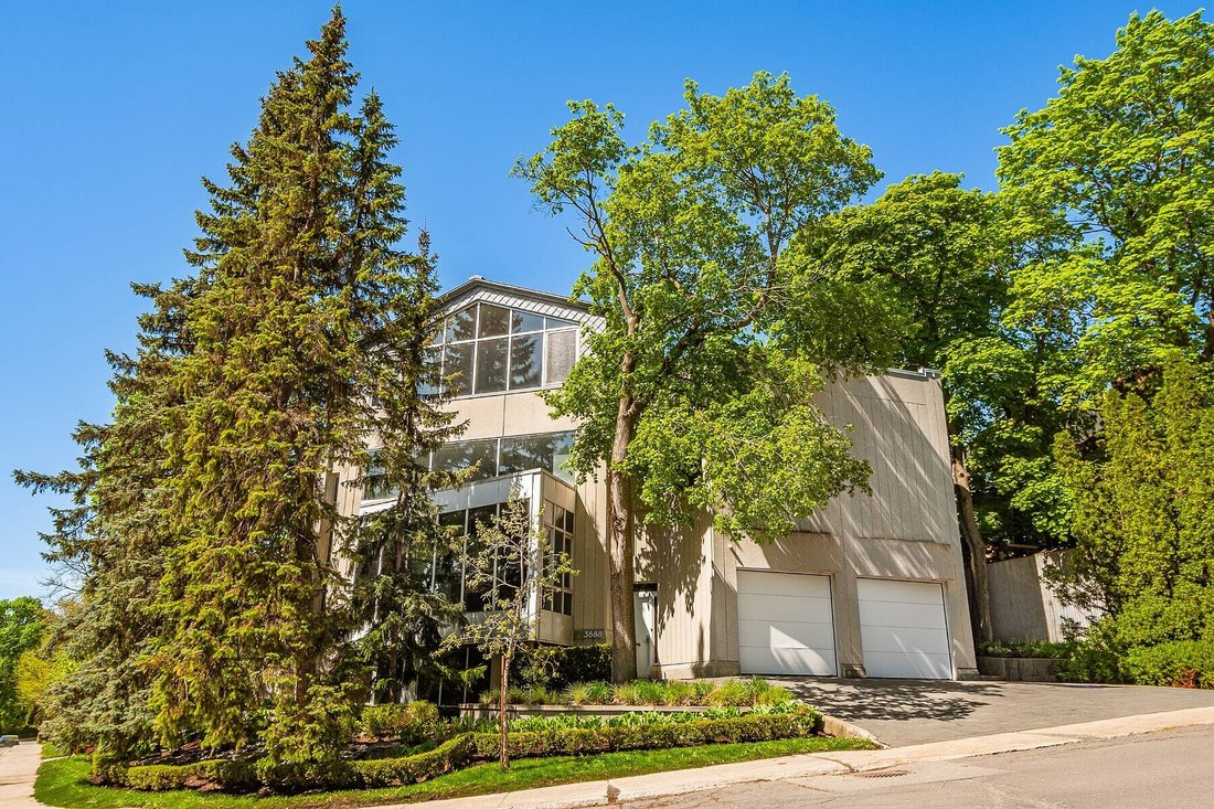 House in Montreal, Quebec, Canada 2 - 18082830