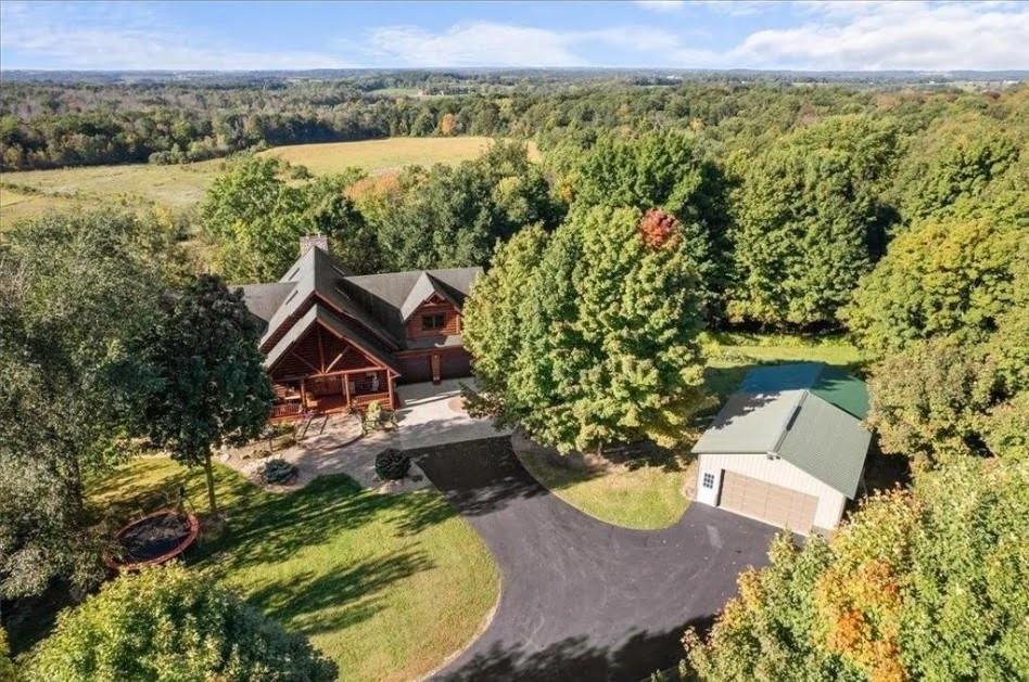 House in Spring Valley, Wisconsin, United States 4 - 18094778