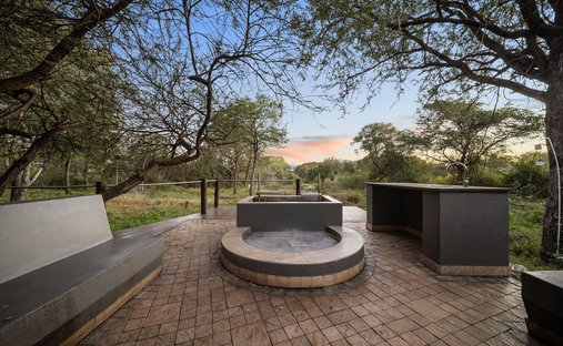 House in Hoedspruit, Limpopo, South Africa 1