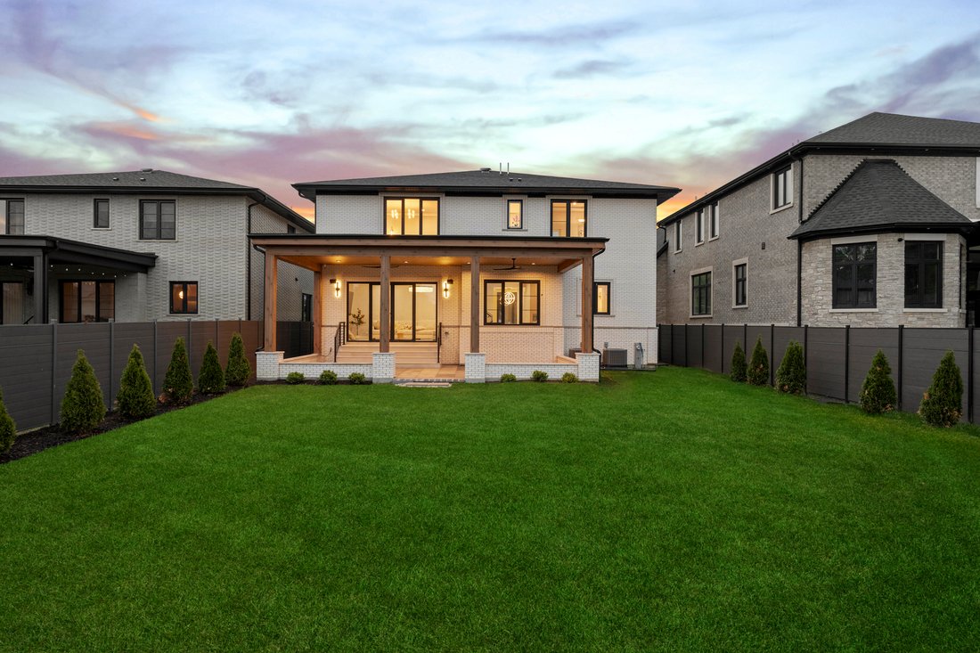 House in Des Plaines, Illinois, United States 2 - 18101398