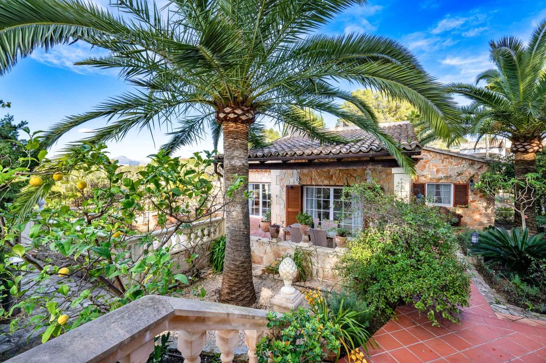 Villa in Rotes Velles, Calvia, Balearic Islands 1 - 18093411