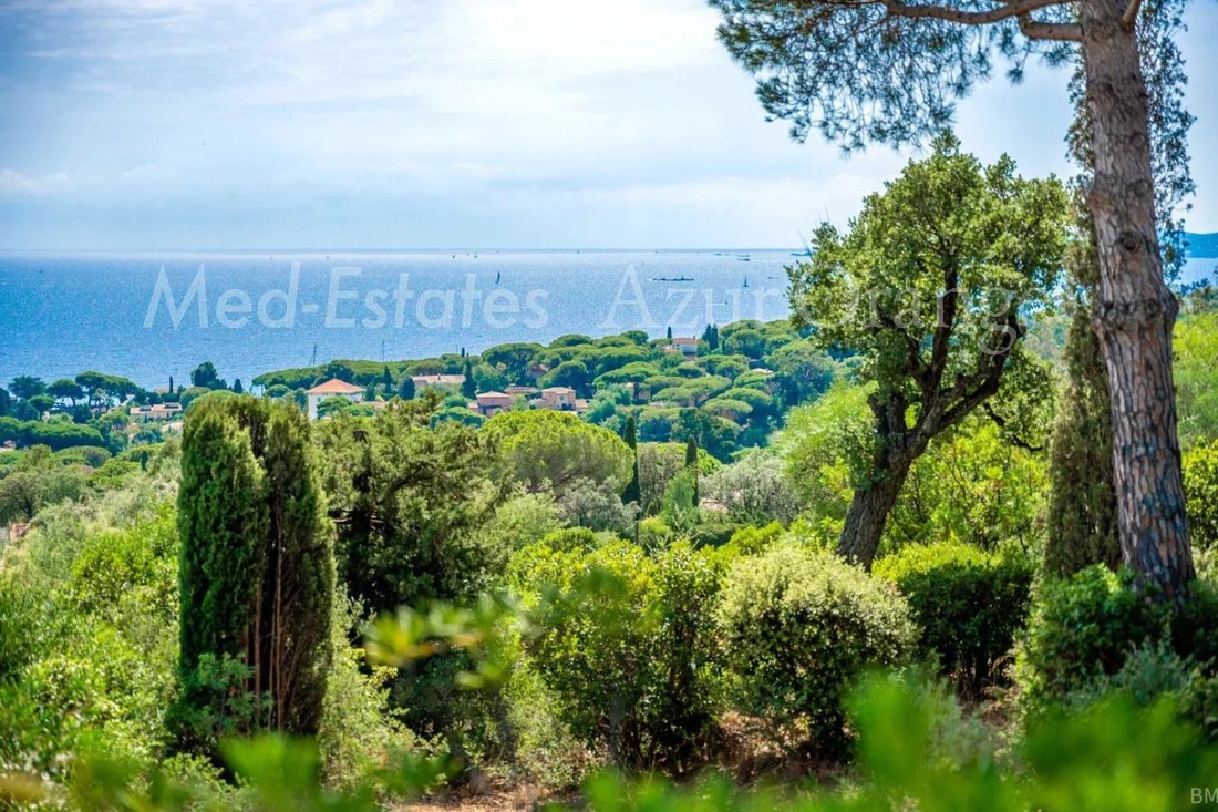 Villa in Les Issambres, Roquebrune-sur-Argens, France 3 - 18093394