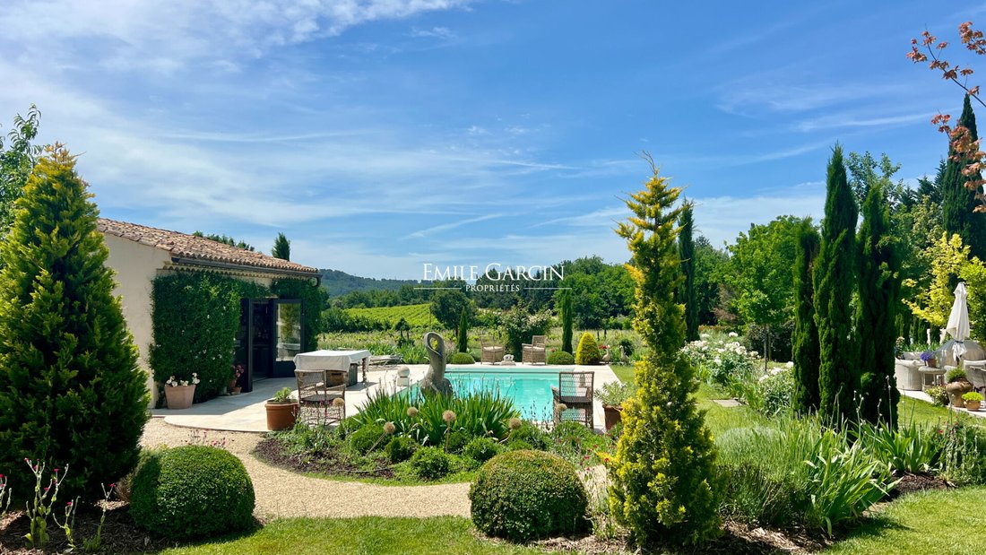 Villa in Ansouis, Provence-Alpes-Côte d'Azur, France 4 - 17605034