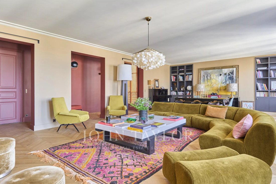 Apartment in Ecole Militaire, Paris 7e Arrondissement, Paris 2 - 18106579