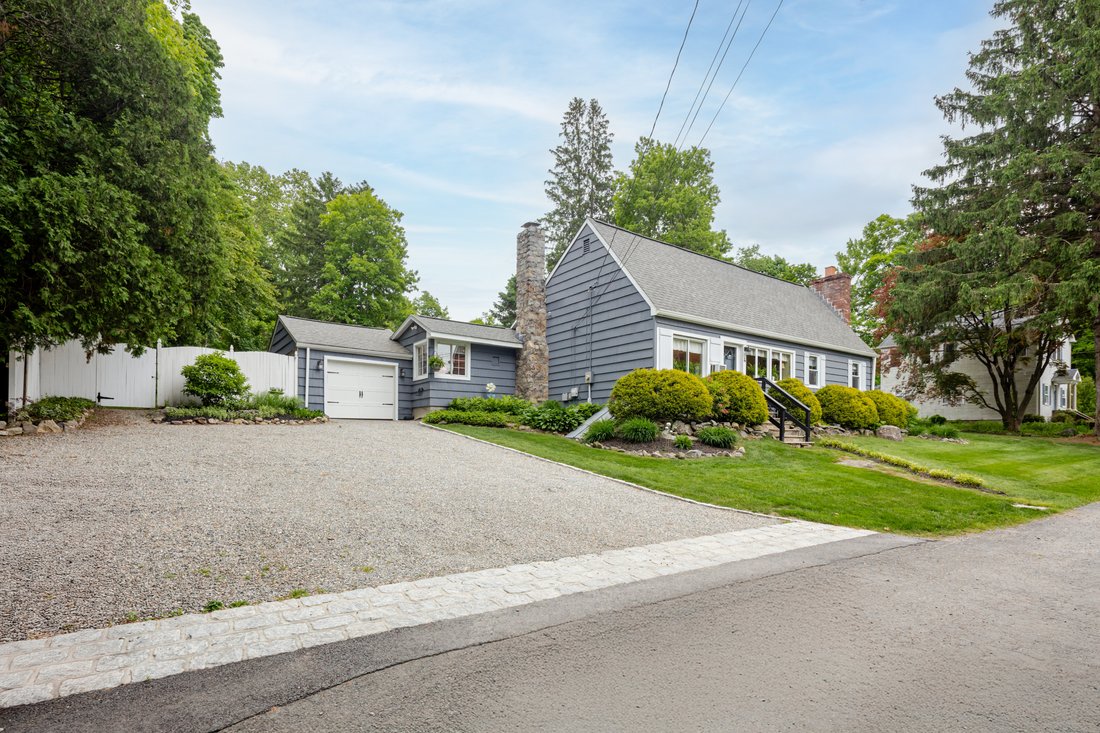 House in New Fairfield, Connecticut, United States 2 - 18090966